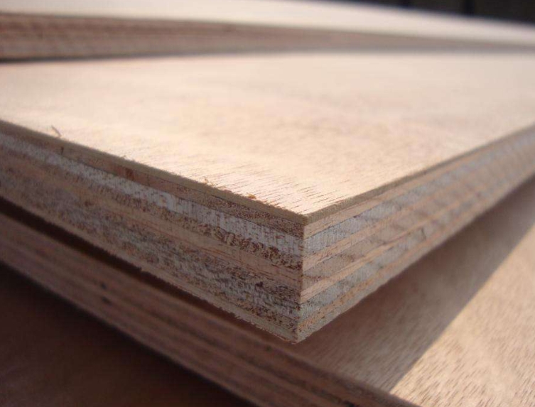 Plywood, como um dos materiais comumente usados ​​para móveis e um dos três principais tipos de placas artificiais, possui uma ampla gama de cenários de aplicação.